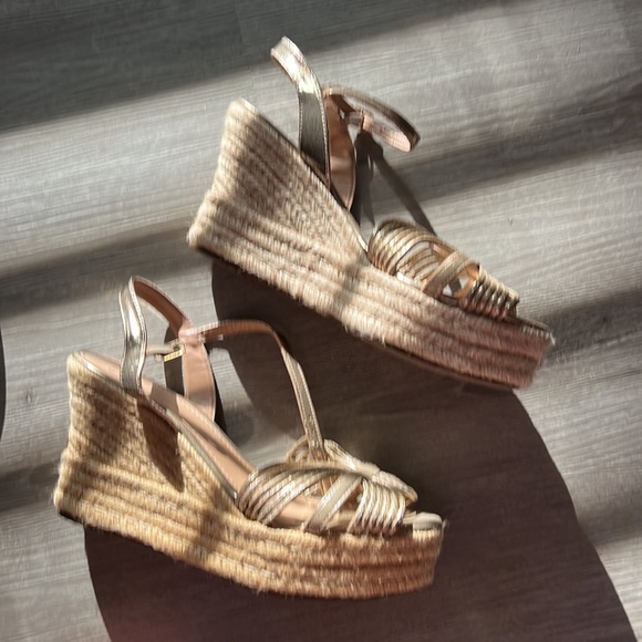 Gold Wedges - Picture 2 of 5
